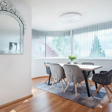 Cocoon Am Schloss לוכאו ביי ברגנץ