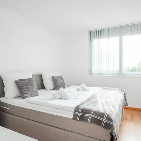 Cocoon Am Schloss דירה לוכאו ביי ברגנץ